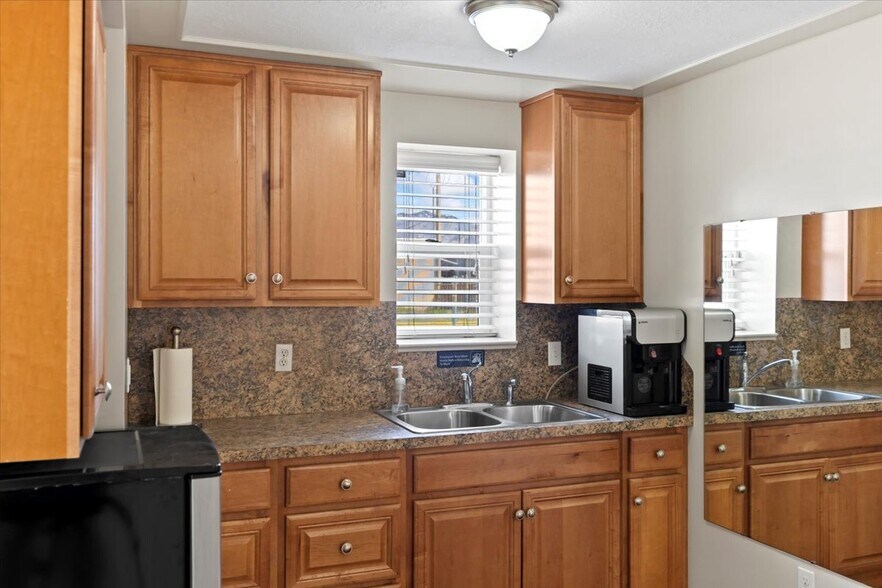More Photos Of 2639 Lincoln Ave, Ogden Storefront Retail Office For Sale