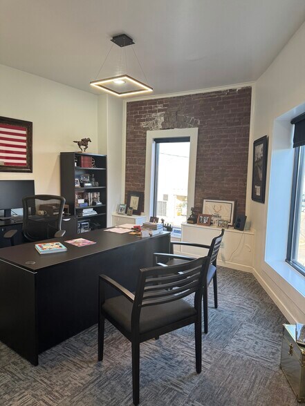 More Photos Of 1138 N Robinson Ave, Oklahoma City Office For Sale