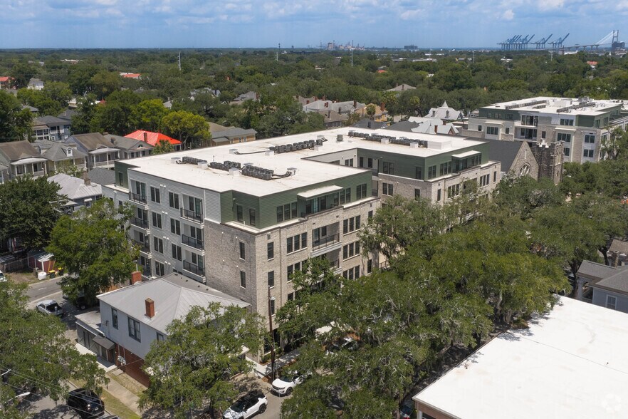 Primary Photo Of 2213 Bull St, Savannah Apartments For Lease