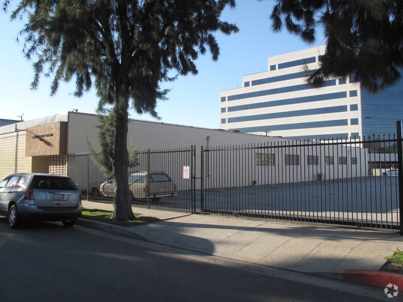 More Photos Of 1935 Armacost Ave, Los Angeles Light Distribution For Lease