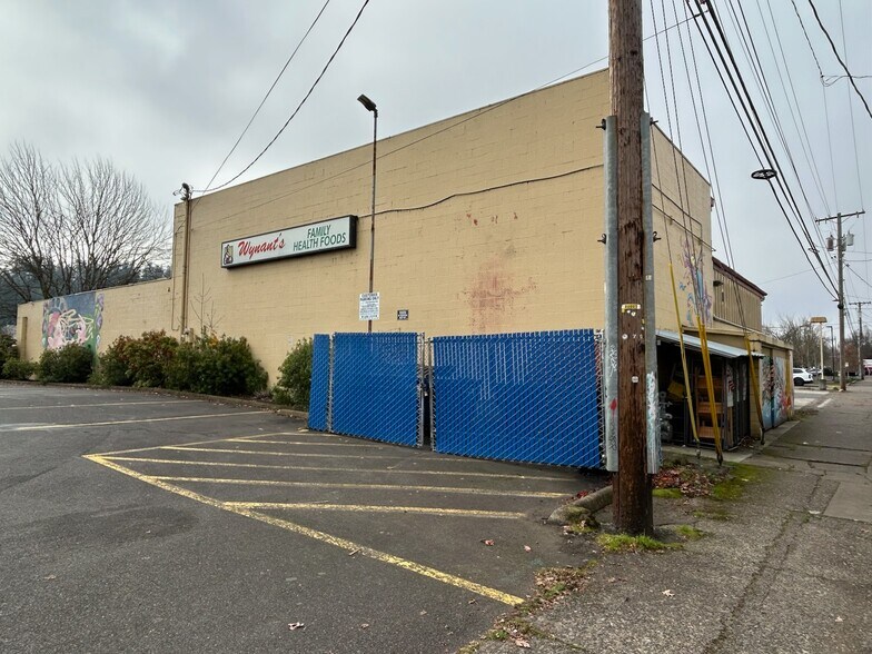 More Photos Of 722 S A St, Springfield Freestanding For Sale