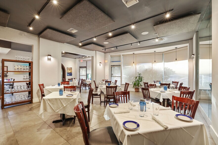 More Photos Of 4019 S Le Jeune Rd, Coral Gables Restaurant For Sale