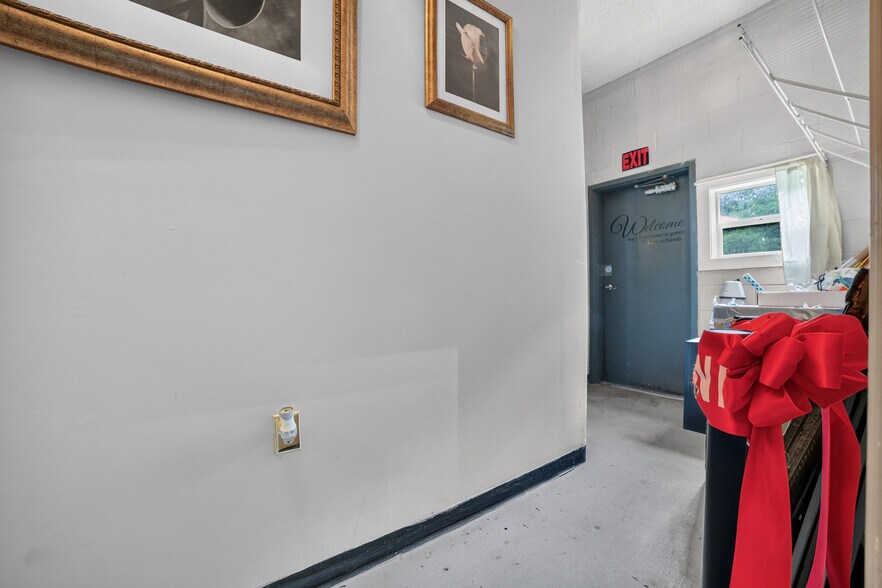 More Photos Of 1030 Dry Branch Rd, Hopkins General Retail For Sale