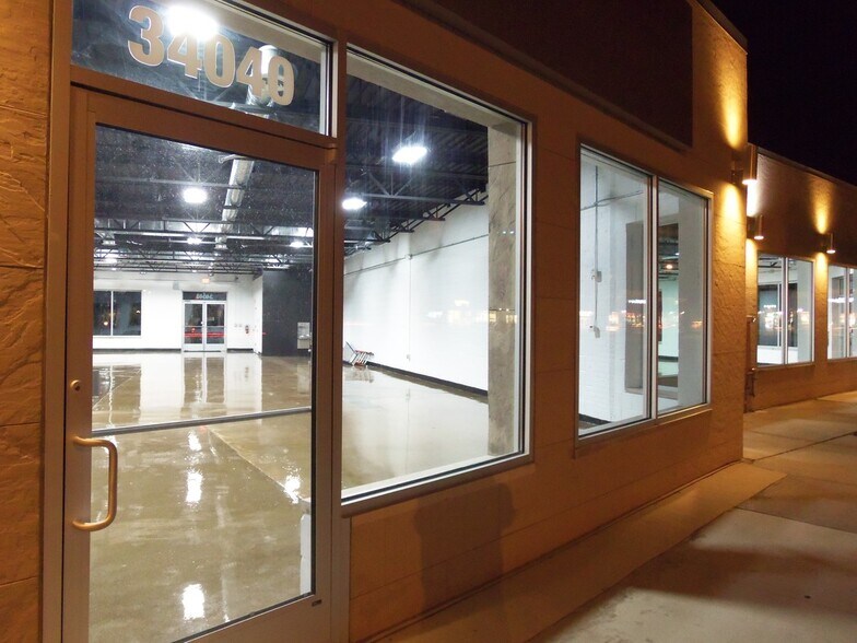 More Photos Of 34040 Woodward Ave, Birmingham Storefront Retail Office For Lease