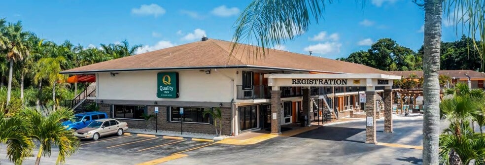 More Photos Of 333 SE Dixie Hwy, Florida City Hotel For Sale