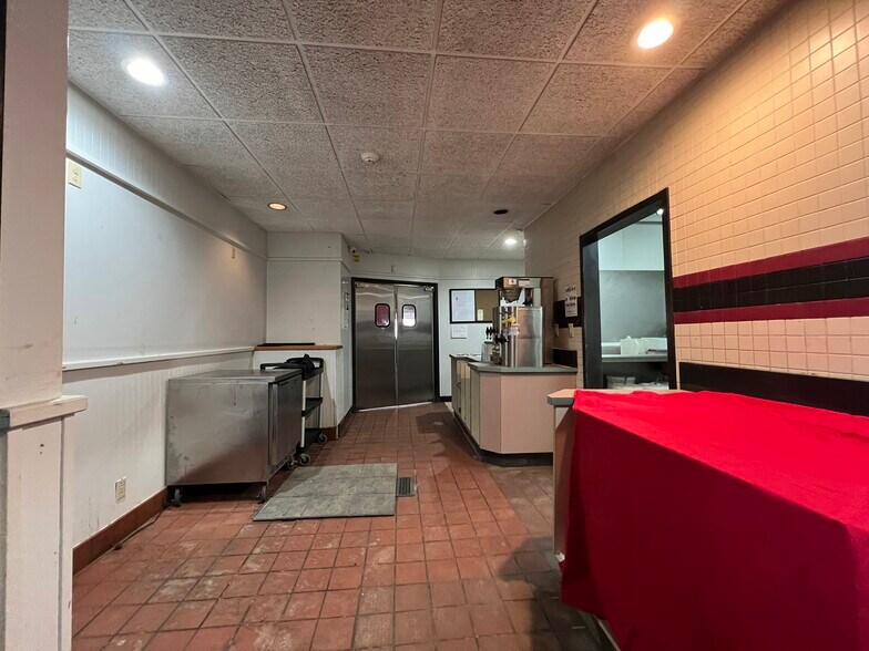 More Photos Of 15371 Highway 13 S, Hurricane Mills General Retail For Sale