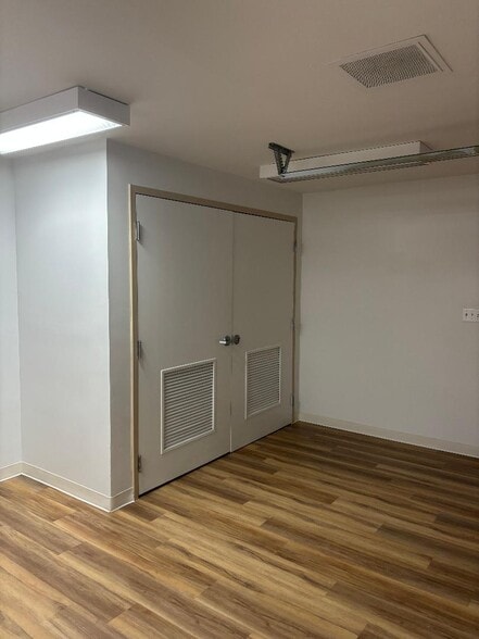 More Photos Of 316 E Market St, Leesburg Office For Lease