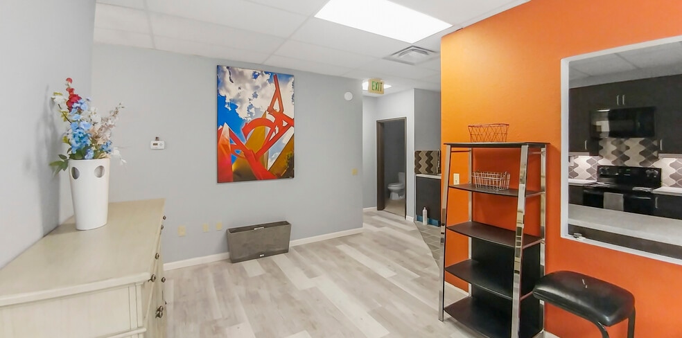 More Photos Of 2380 S Broadway, Denver Storefront Retail Office For Sale