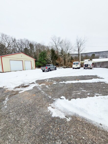 More Photos Of 317 N Hunter Hwy, Drums Specialty For Lease
