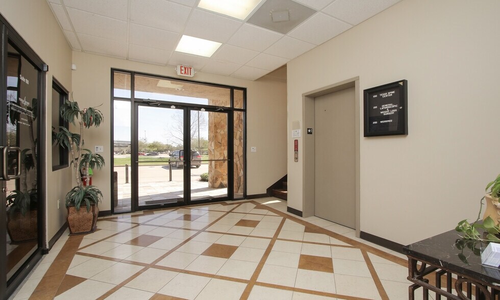 More Photos Of 13323 Dotson Rd, Houston Medical For Lease