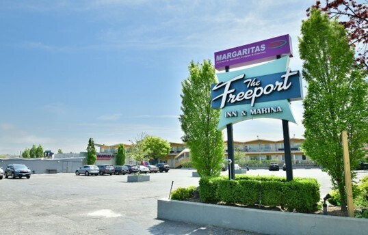 Primary Photo Of 445 S Main St, Freeport Hotel For Lease