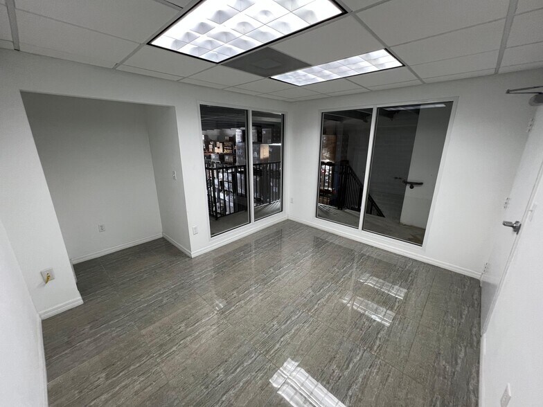 More Photos Of 8200-8358 NW 30th Ter, Doral Warehouse For Lease