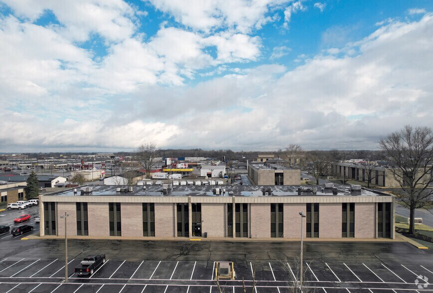 More Photos Of 6515 E 82nd St, Indianapolis Office For Lease