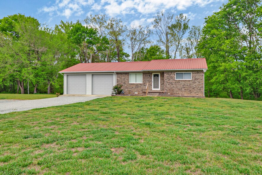 More Photos Of 148 Porter Ln, Spring City Specialty For Sale