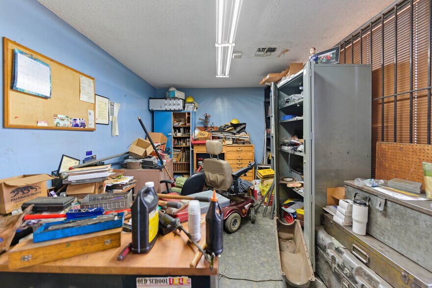 More Photos Of 159-161 N East End Ave, Pomona Warehouse For Sale