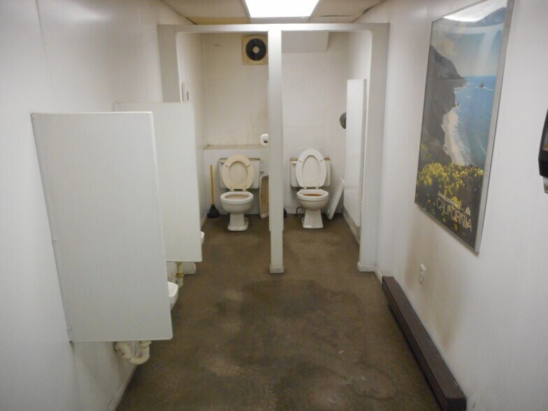 More Photos Of 5257 US ROUTE 22, Washington Court House Distribution For Sale