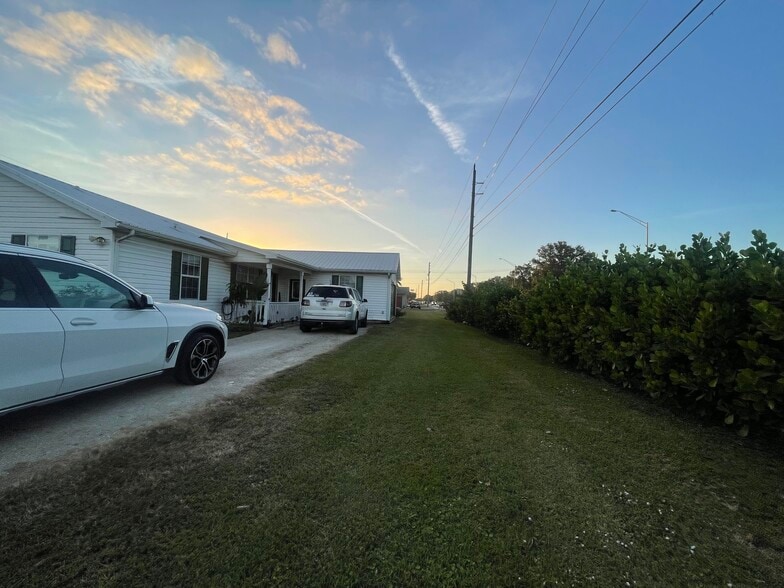 More Photos Of 2130 FL-70, Okeechobee Office For Sale