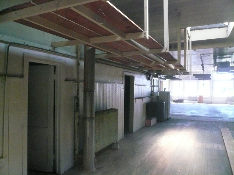More Photos Of 2420-2422 S Michigan Ave, Chicago Office For Sale