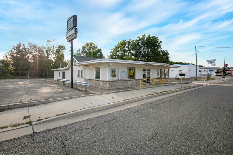 More Photos Of 1739 Cassopolis St, Elkhart Warehouse For Sale