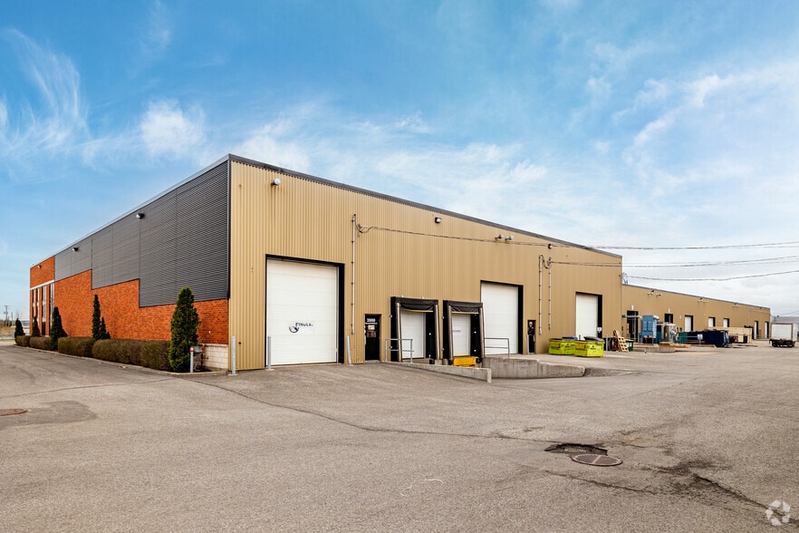 More Photos Of 1400-1950 Rue Bernard-Lefebvre, Laval Warehouse For Lease