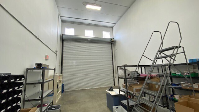 More Photos Of 335 Ne 61st St, Miami Flex For Lease