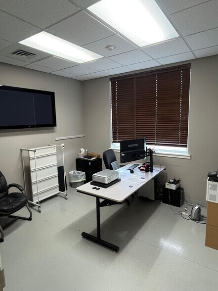 More Photos Of 1123 N Grant Pl, Kennewick Office For Sale