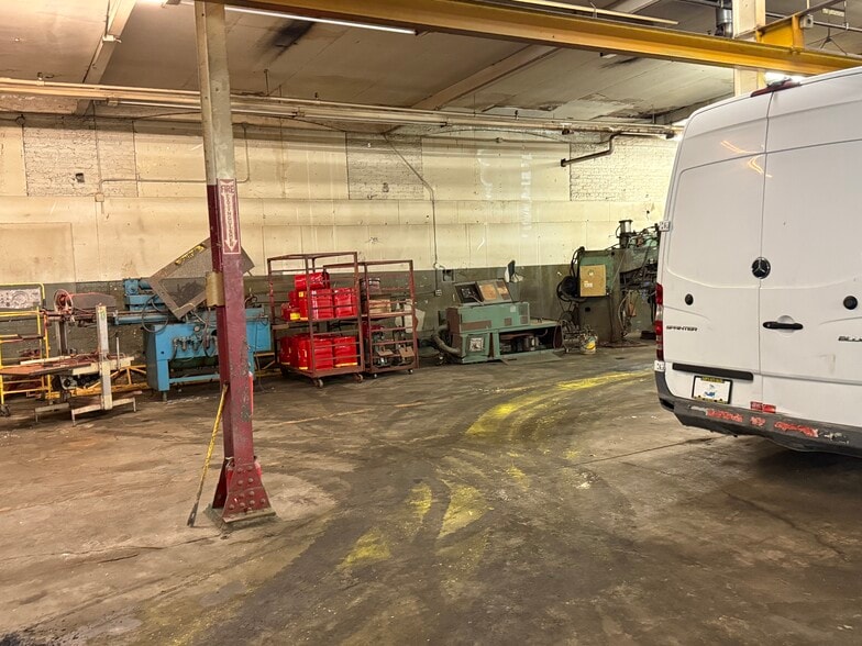 More Photos Of 1827 Broadway, Rockford Food Processing For Sale