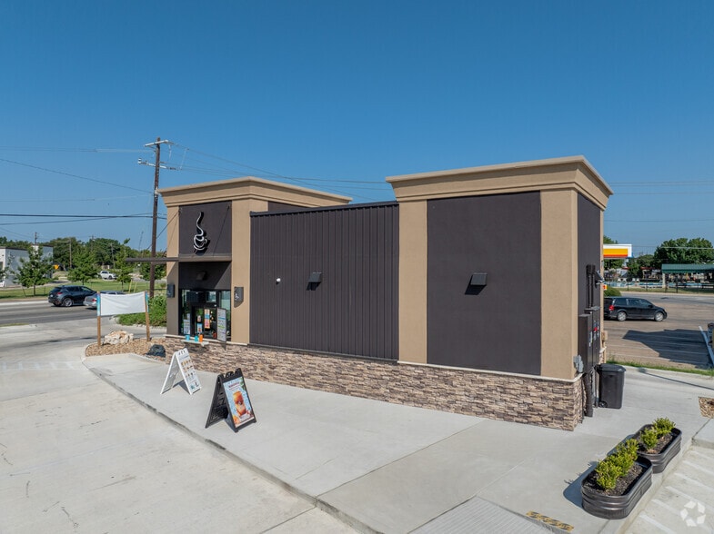 More Photos Of 3117 Williams Dr, Georgetown General Retail For Lease