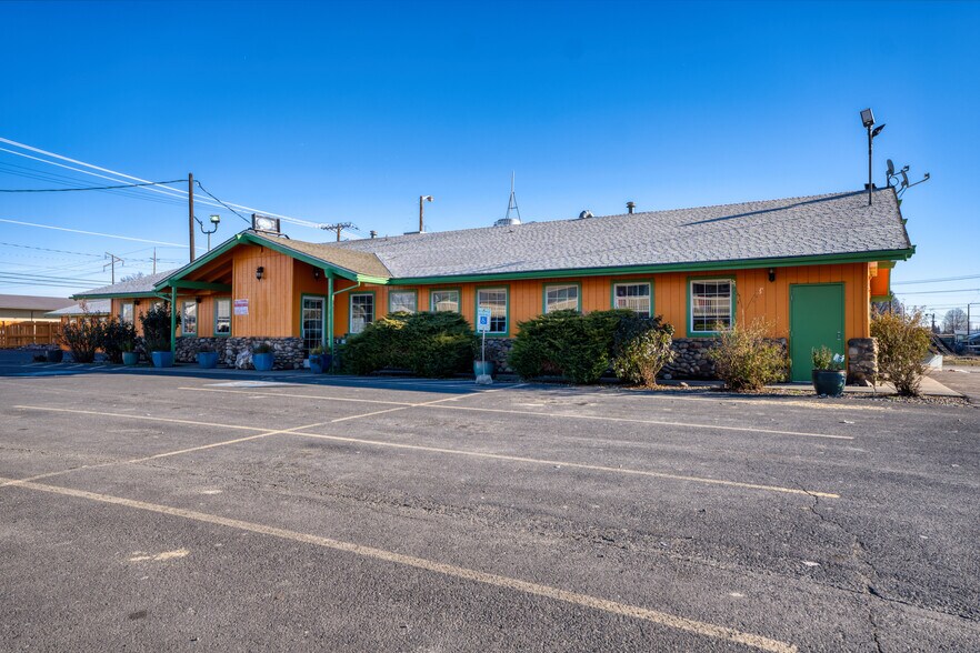 More Photos Of 410 Yakima Valley Hwy, Sunnyside General Retail For Sale