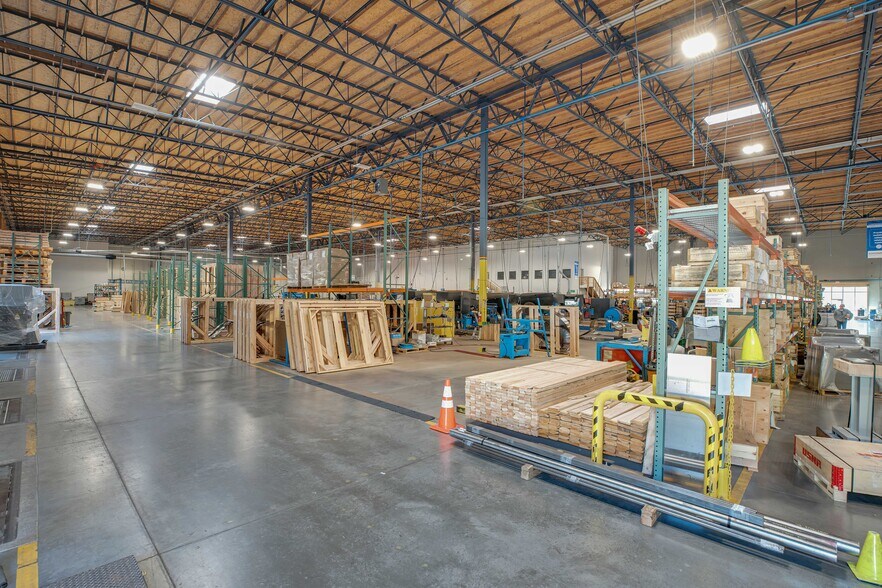 More Photos Of 5504 S 11th St, Ridgefield Distribution For Lease