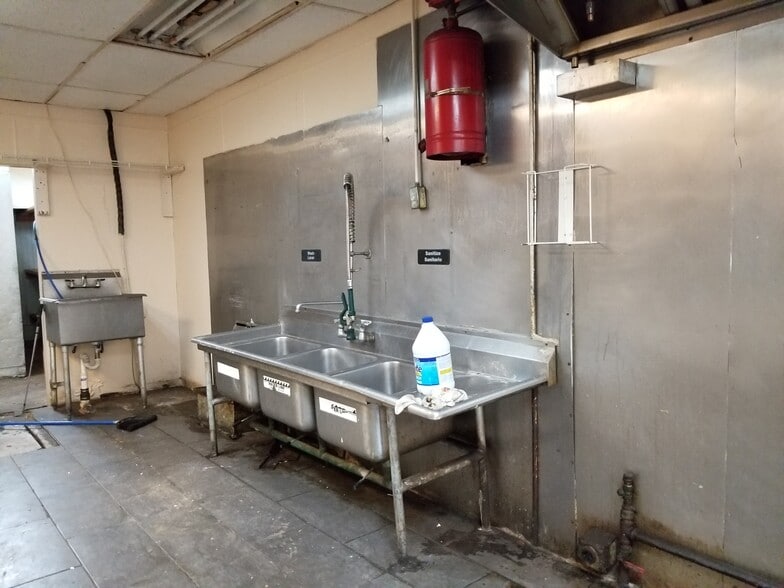 More Photos Of 2737 Germantown Ave, Philadelphia Restaurant For Lease