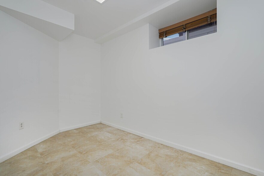 More Photos Of 1330-1332 Rockland Ave, Staten Island Medical For Sale