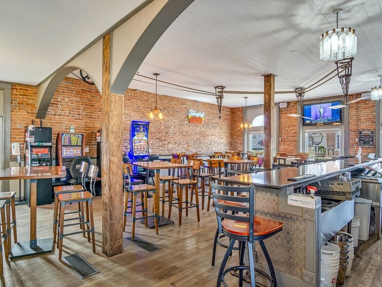 More Photos Of 214 Main St, Ruma Restaurant For Sale