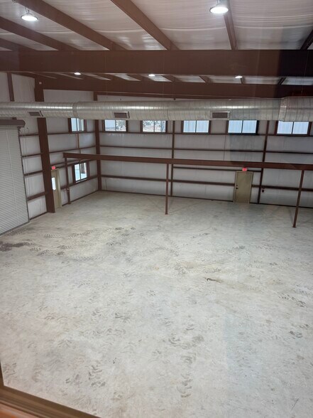 More Photos Of 10020 Darden Hill Rd, Austin Light Distribution For Sale