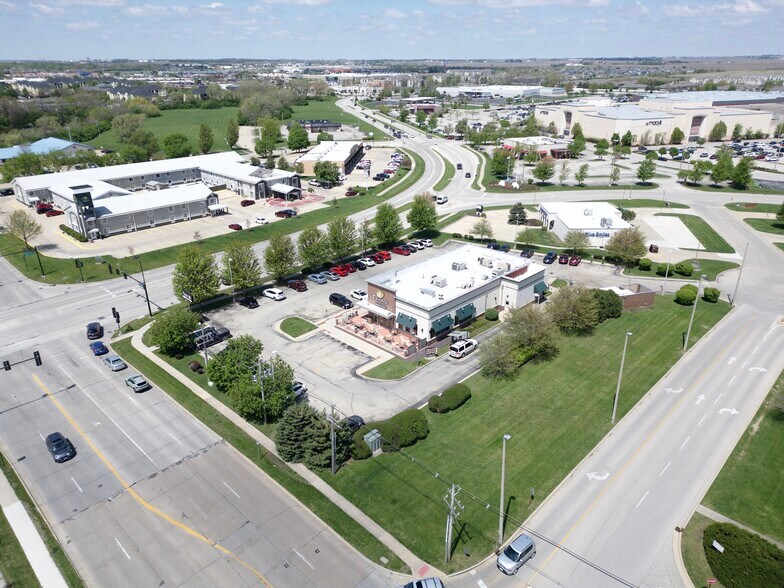 More Photos Of 1903 Convenience Pl, Champaign General Retail For Sale