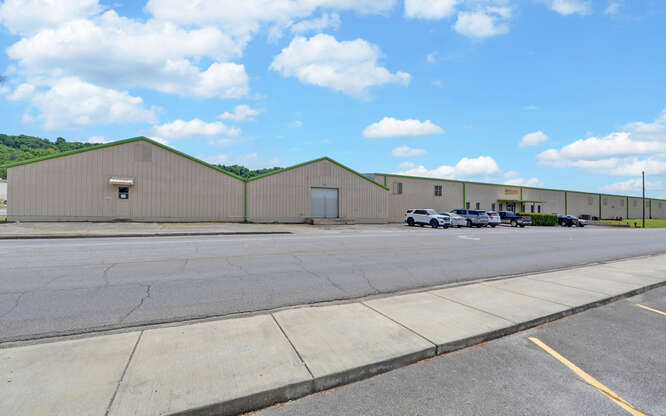 More Photos Of 410 S River St, Calhoun Warehouse For Lease