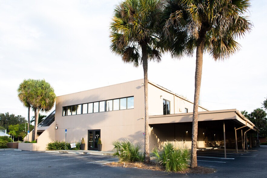 More Photos Of 6400 4th St N, Saint Petersburg Medical For Sale