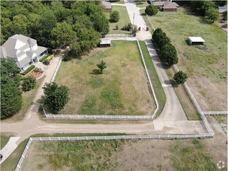 More Photos Of 2600 Rosebud Ln, Richland Hills Specialty For Sale