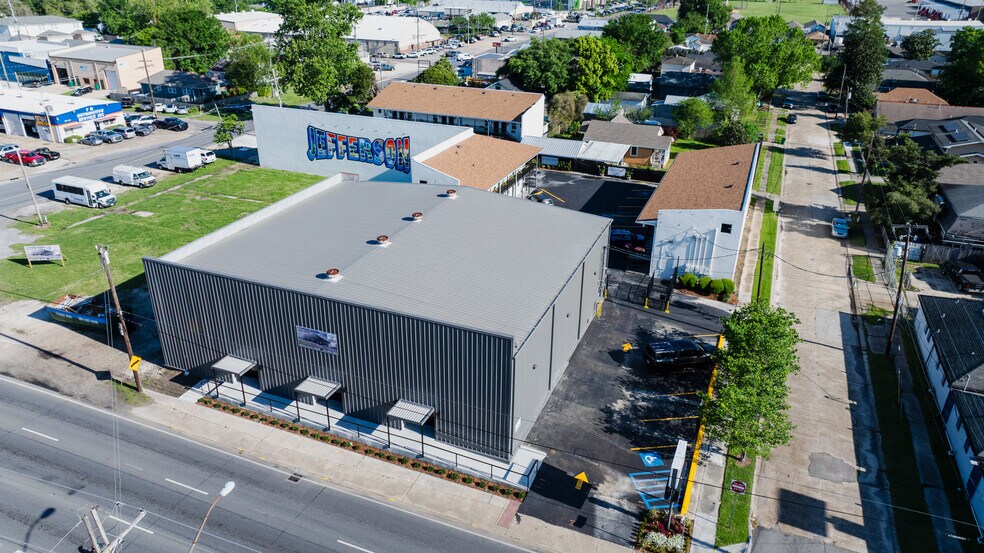 More Photos Of 3401 Jefferson Hwy, Jefferson Storefront For Lease