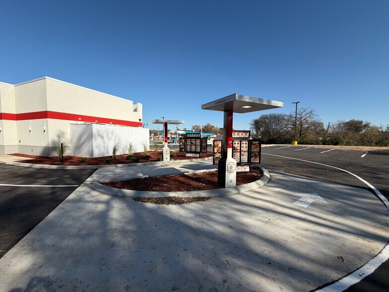 More Photos Of 720 Dinah Shore Blvd, Winchester General Retail For Sale