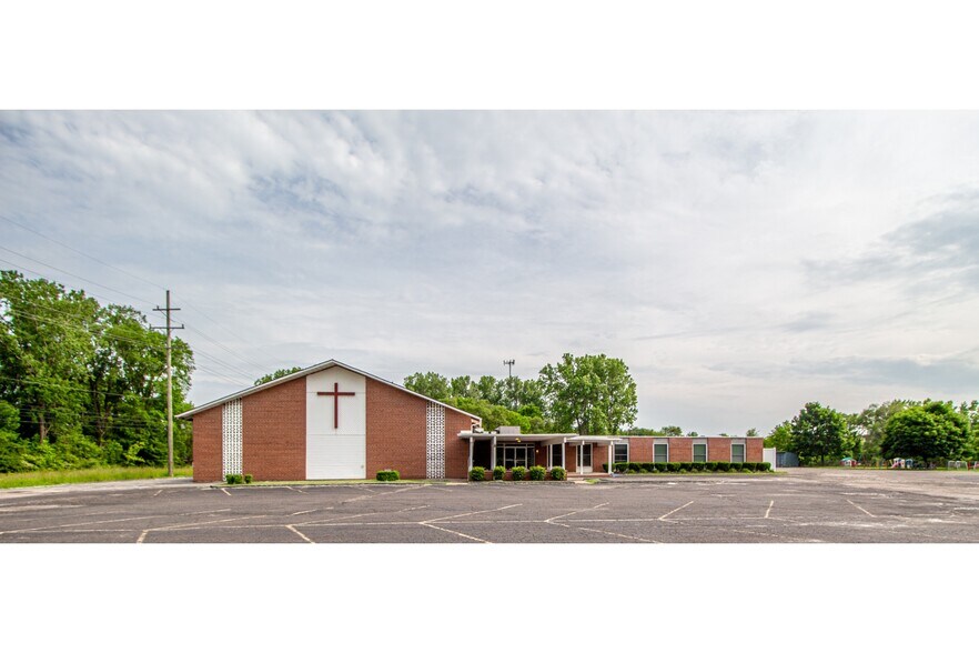 More Photos Of 23696 Northline Rd, Taylor Religious Facility For Sale