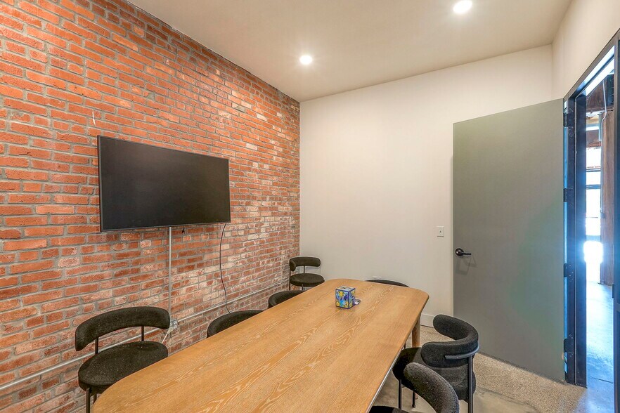 More Photos Of 1612 Grand Blvd, Kansas City Loft Creative Space For Lease