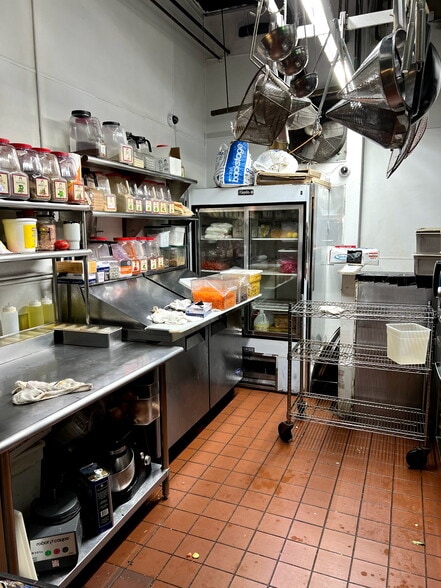 More Photos Of 349 Bedford Ave, Brooklyn Storefront For Lease