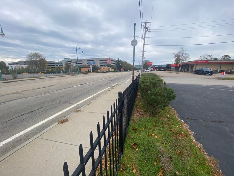 More Photos Of 1923 Post Rd, Warwick Medical For Sale