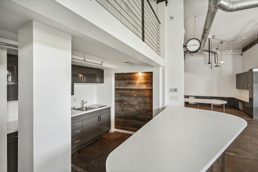 More Photos Of 887 W Marietta St NW, Atlanta Loft Creative Space For Lease