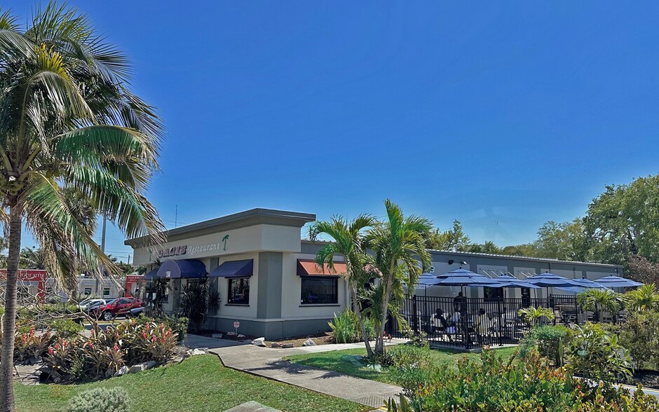 Primary Photo Of 2260 Martin Luther King Blvd, Fort Myers Restaurant For Sale