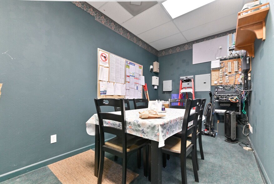 More Photos Of 1111 Dunbar Rd, Arnold Office For Sale