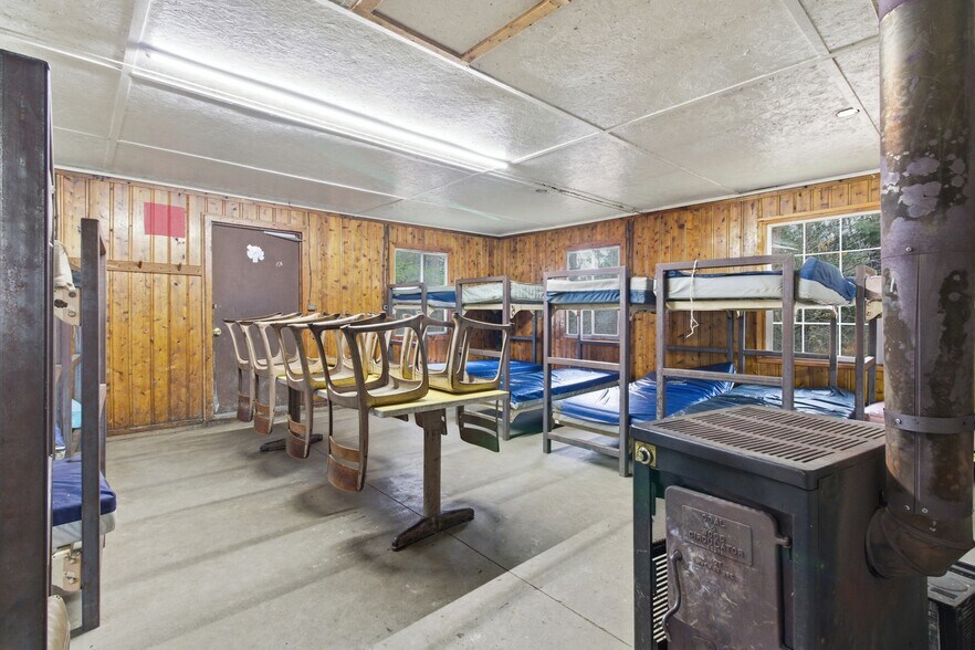 More Photos Of 89 Nolan Rd, Penfield General Retail For Sale