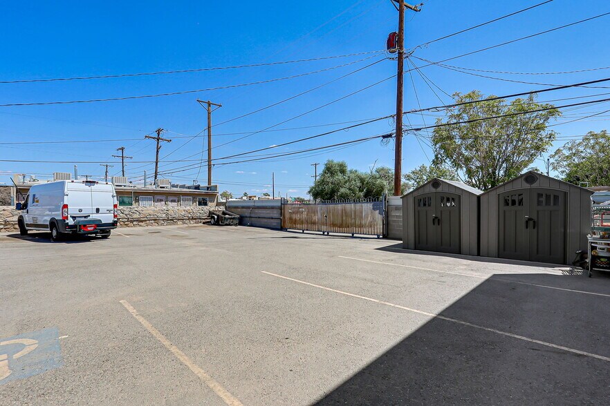 More Photos Of 2222 Bassett Ave, El Paso Storefront Retail Residential For Sale
