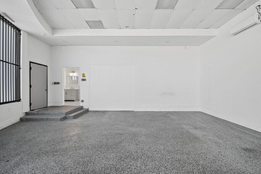 More Photos Of 18750 Crenshaw Blvd, Torrance General Retail For Sale